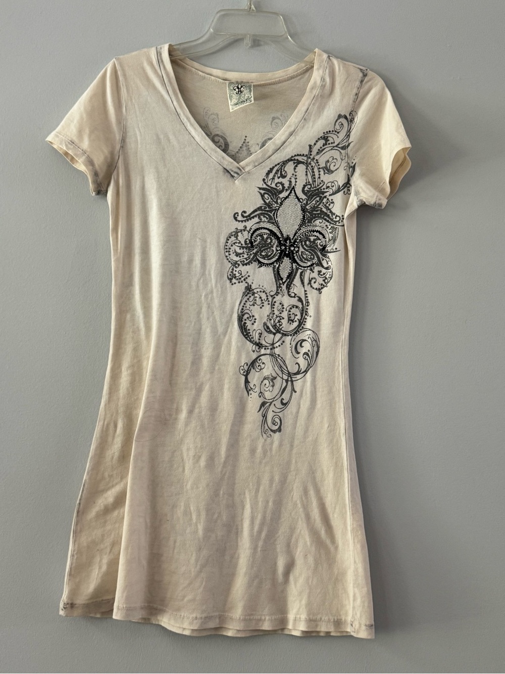 Vocal Beige Short‑Sleeve V‑Neck Tee  dress with Black Ornamental Print